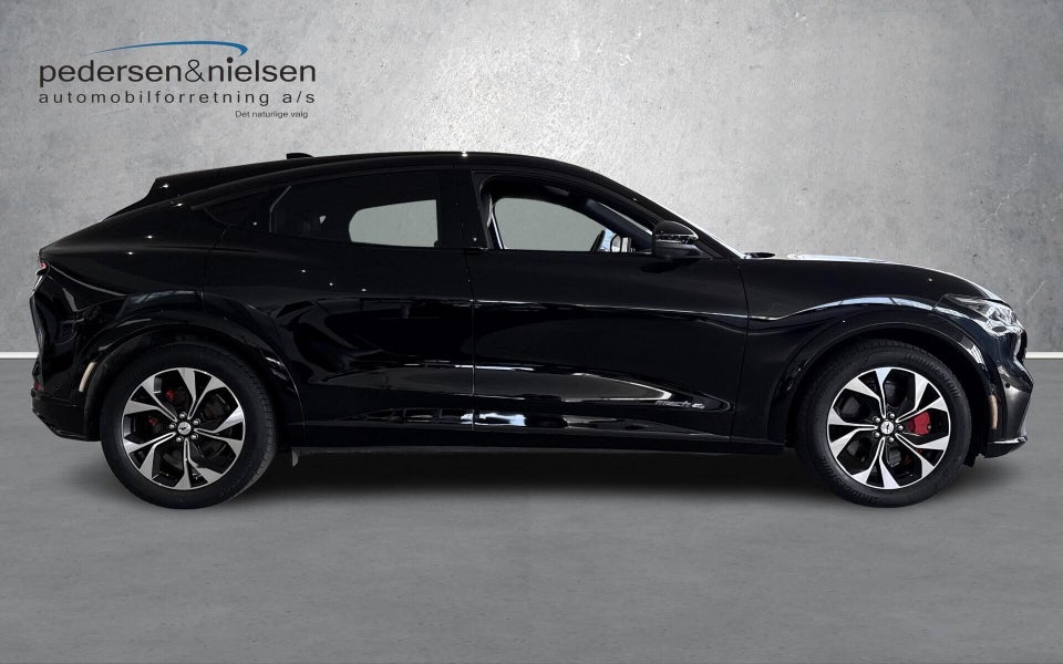 Ford Mustang Mach-E 70 Premium Standard Range AWD 5d