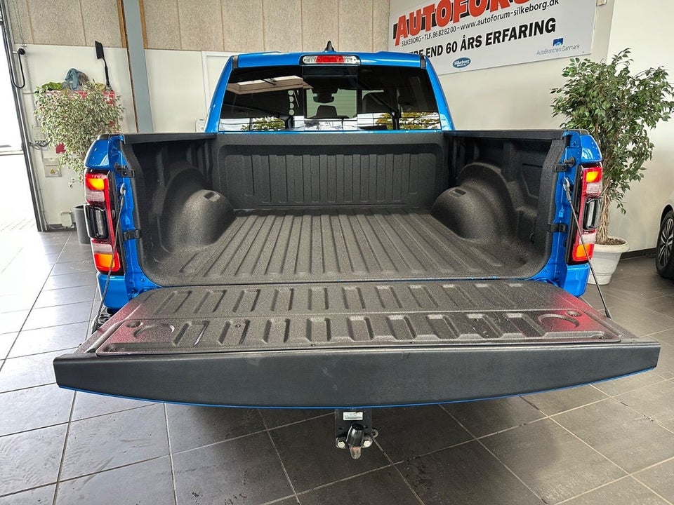 Dodge RAM 1500 5,7 V8 Hemi Big Horn Night aut. 4d