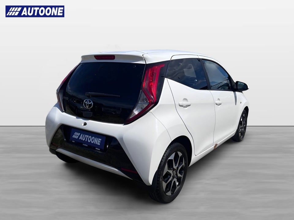 Toyota Aygo 1,0 VVT-i x-press 5d