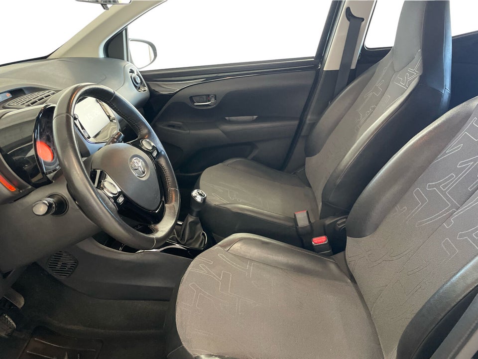 Toyota Aygo 1,0 VVT-i x-clusiv 5d