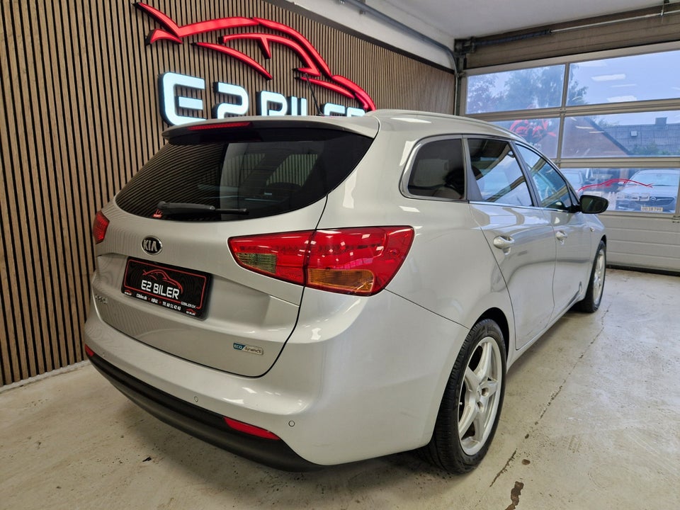 Kia Ceed 1,6 CRDi 128 Spring SW 5d