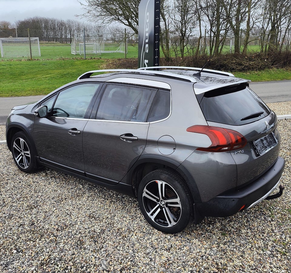 Peugeot 2008 1,6 BlueHDi 100 Selection Sky 5d