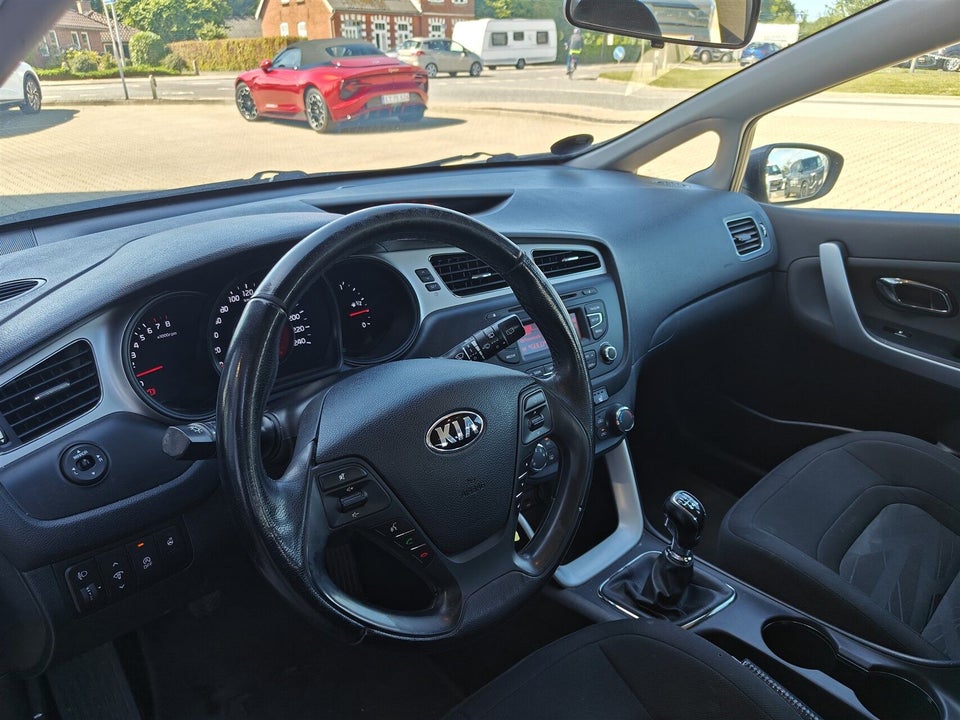 Kia Ceed 1,4 CVVT Style 5d