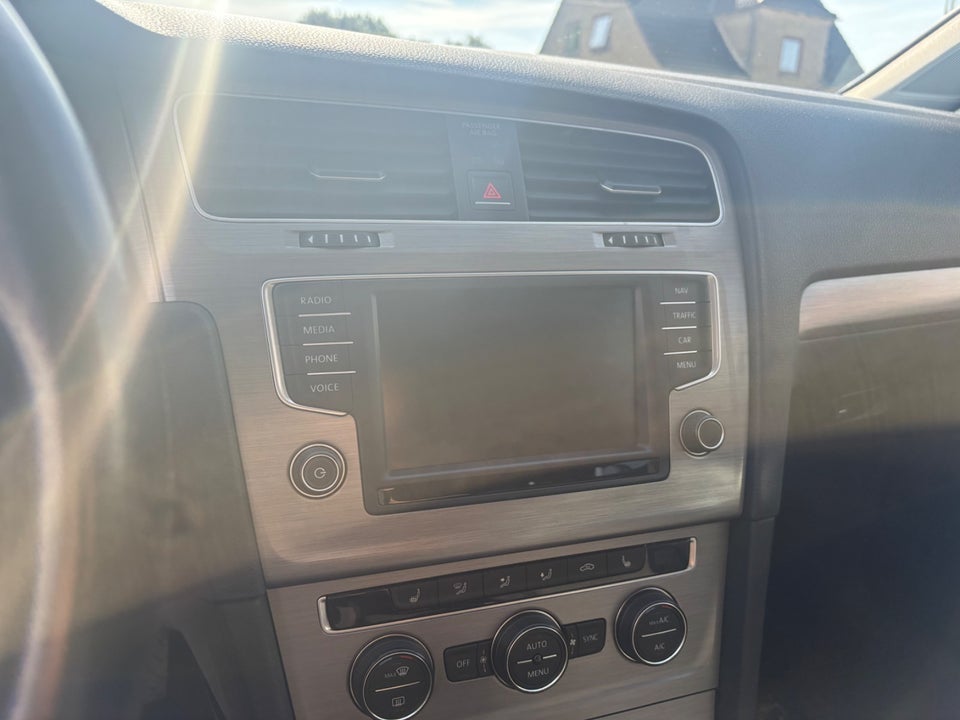 VW Golf VII 1,6 TDi 110 BlueMotion Variant 5d
