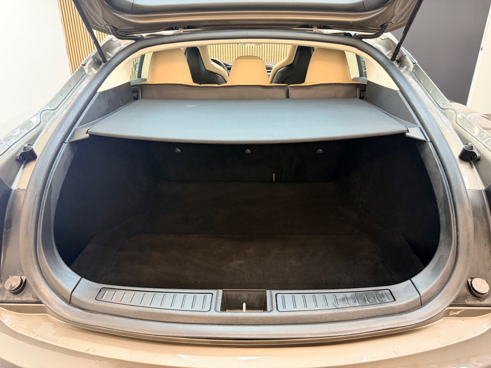 Tesla Model S 70D 334ch - Supercharge gratuite SC01 - Toit ouvrant - Jantes 19" - Régulateur adaptatif