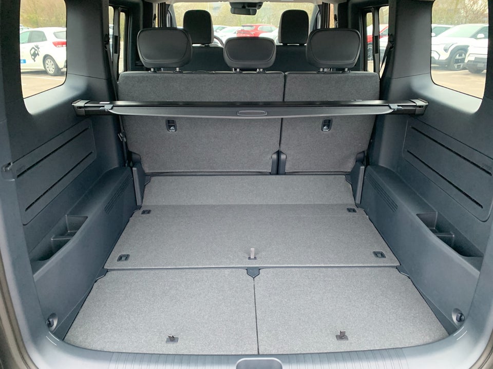 Kia PV5 71 Long Range Upgrade 5d