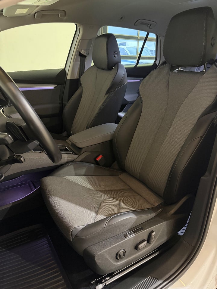 Skoda Enyaq 80 iV Plus Loft 5d