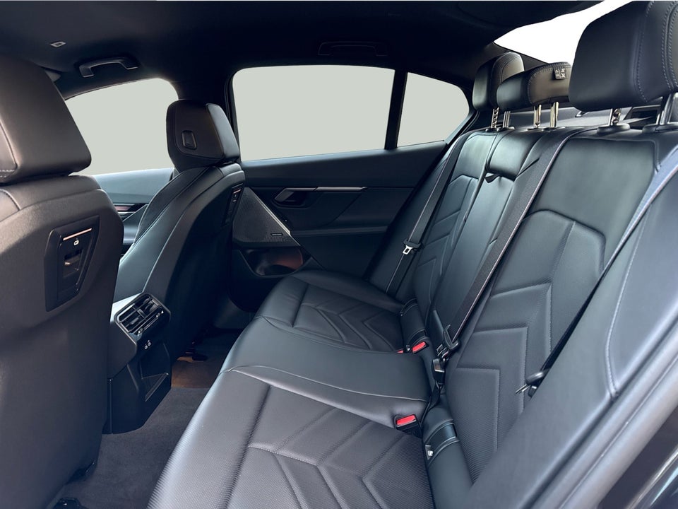 BMW i5 eDrive40 M-Sport Pro 4d