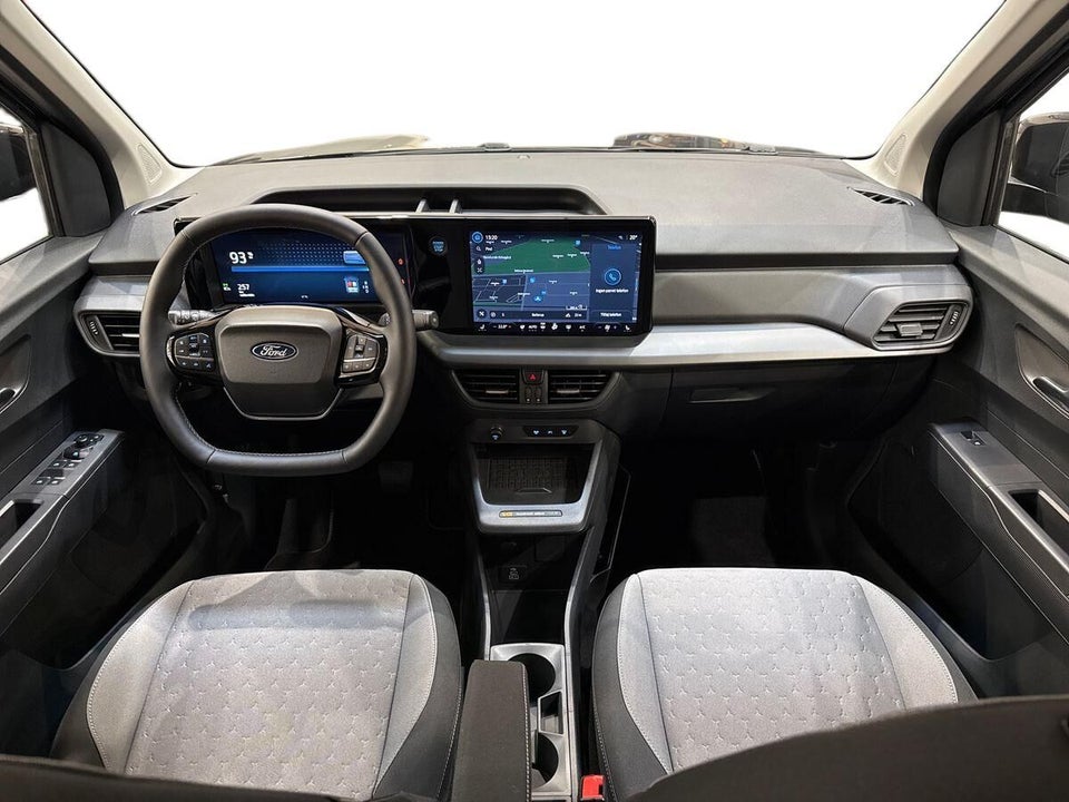 Ford E-Tourneo Courier 43 Titanium