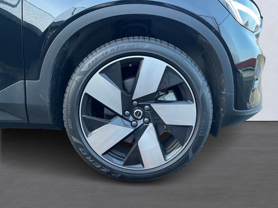 Volvo EX40 Twin Performance Plus 5d