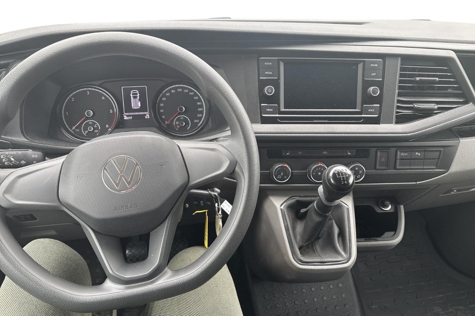 VW Transporter 2,0 TDi 110 Kassevogn lang