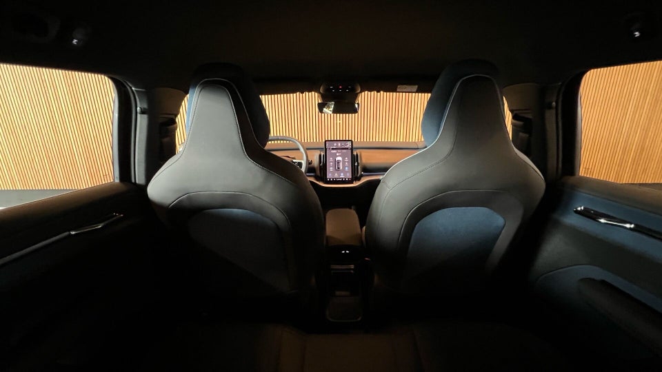 Volvo EX30 Extended Range Plus 5d