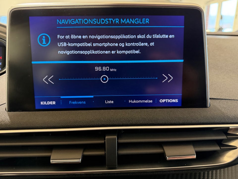 Peugeot 3008 1,2 e-THP 130 Active 5d