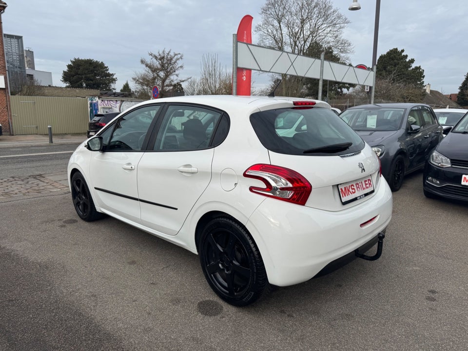 Peugeot 208 1,2 VTi Active 5d