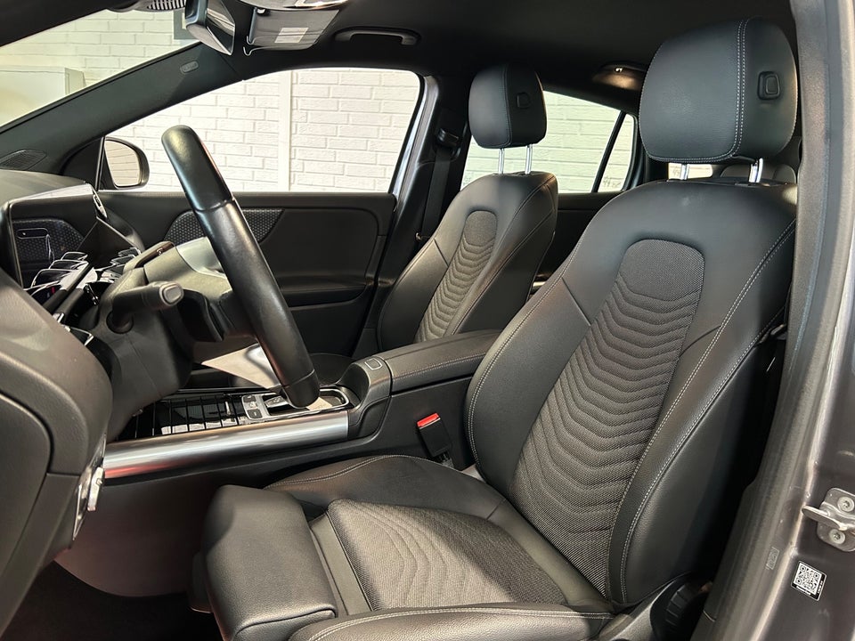 Mercedes EQA300 Progressive 4Matic 5d