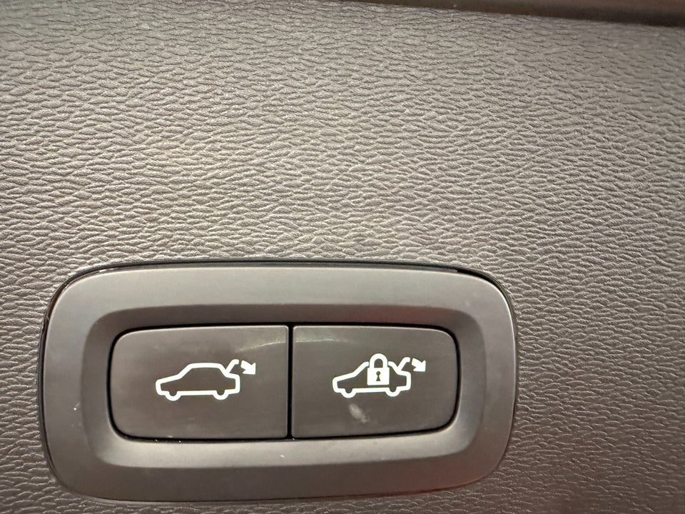 Volvo EC40 Extended Range Plus 5d