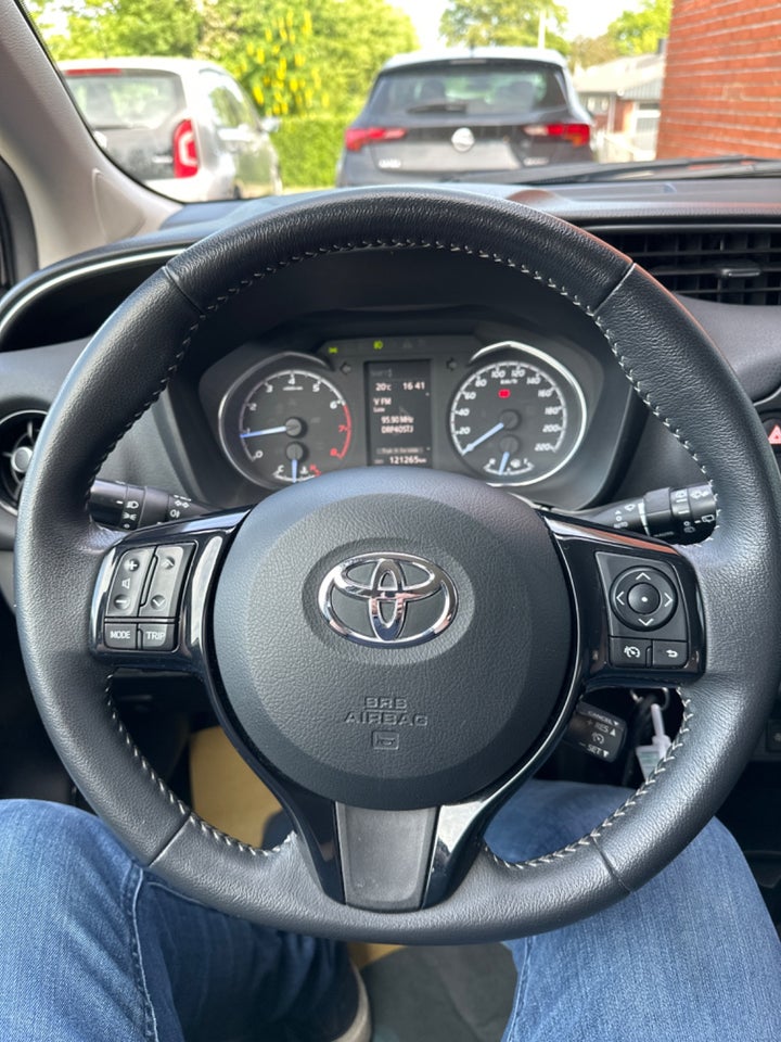Toyota Yaris 1,0 VVT-i T3 Premium 5d