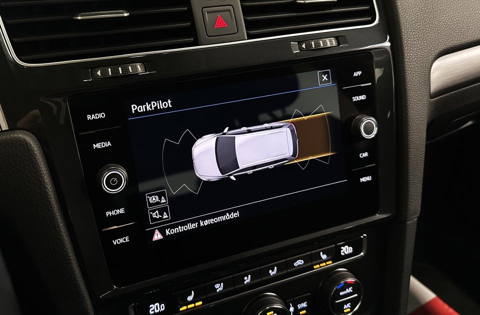 VW Golf VII 2,0 TDi 150 Comfortline Variant DSG 5d