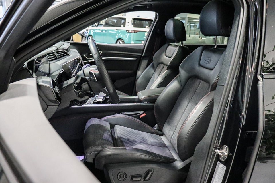 Audi Q8 e-tron 55 S-line quattro 5d