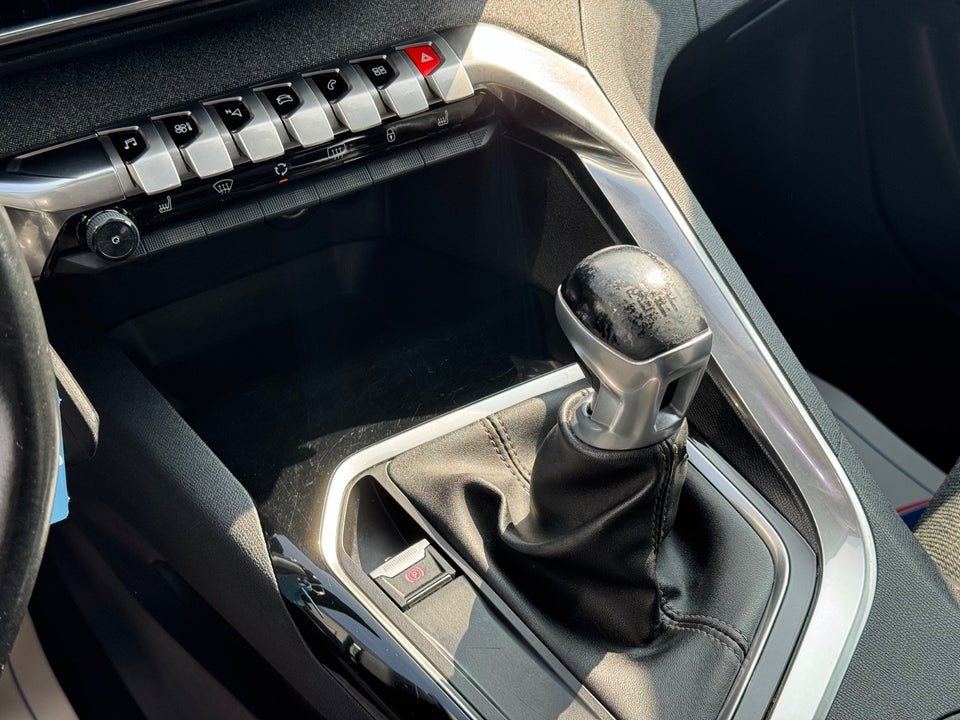 Peugeot 5008 1,6 BlueHDi 120 Active 7prs 5d