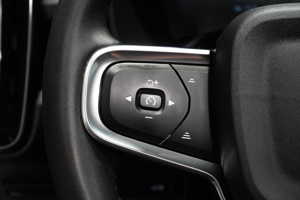 Volvo XC40 P6 ReCharge Pro 5d