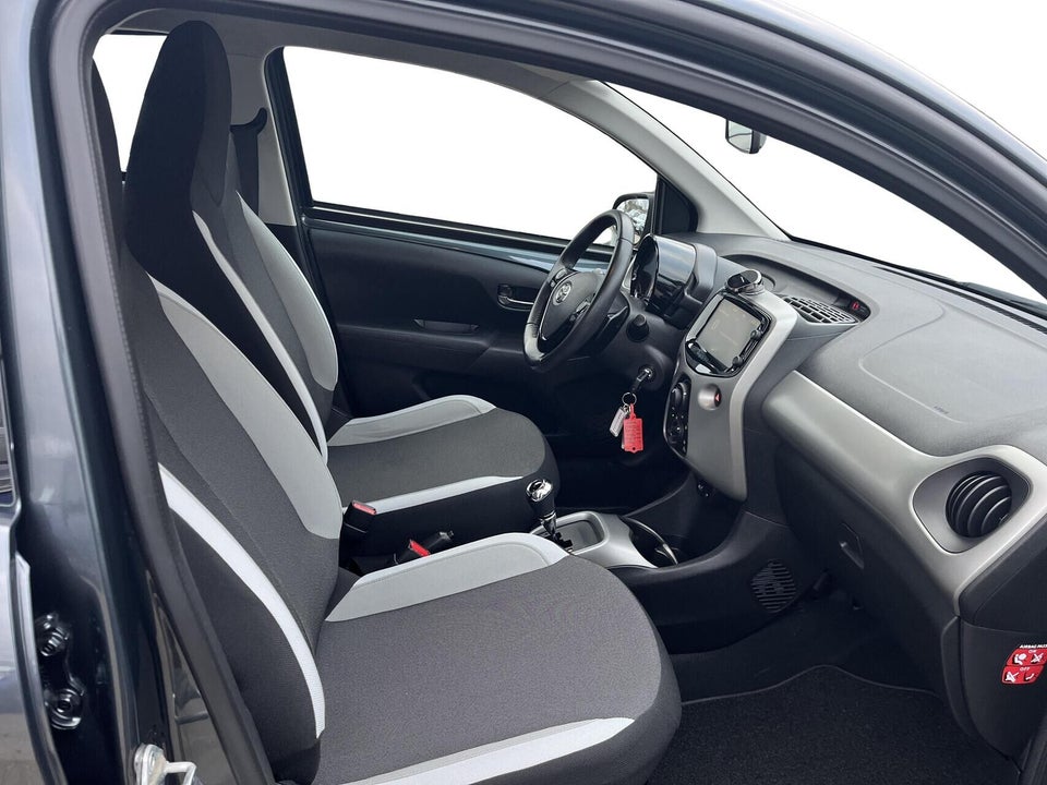 Toyota Aygo 1,0 VVT-i x-play x-shift 5d