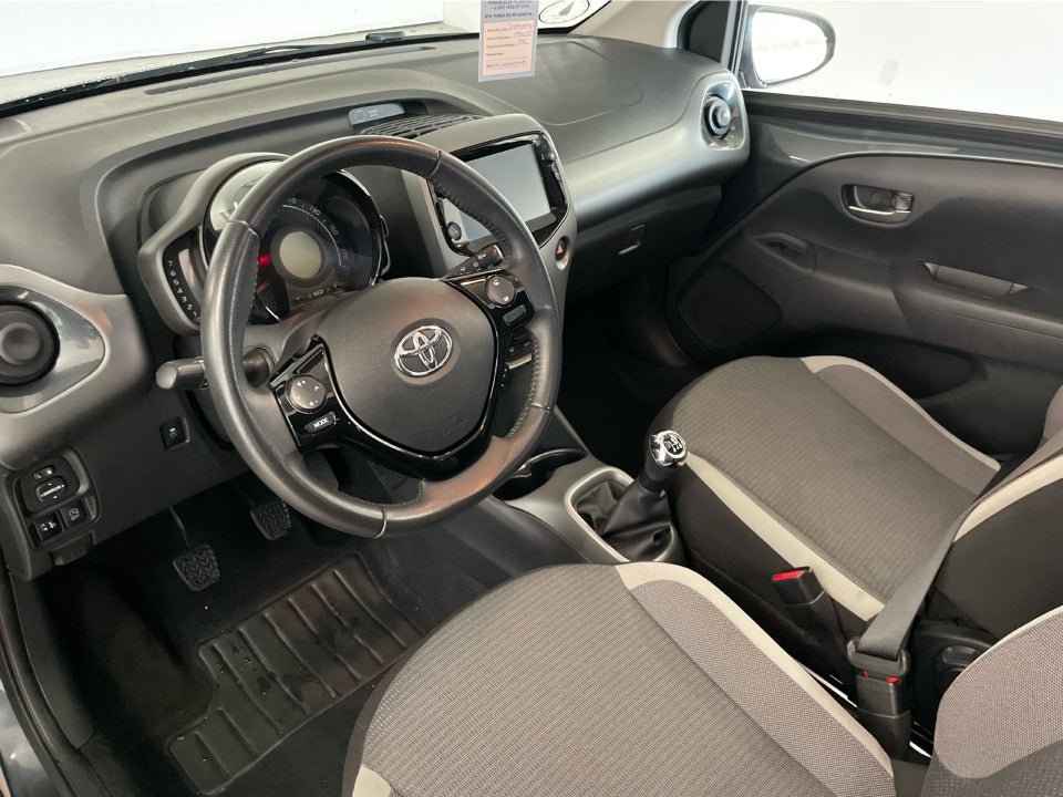 Toyota Aygo 1,0 VVT-i x-sky 5d