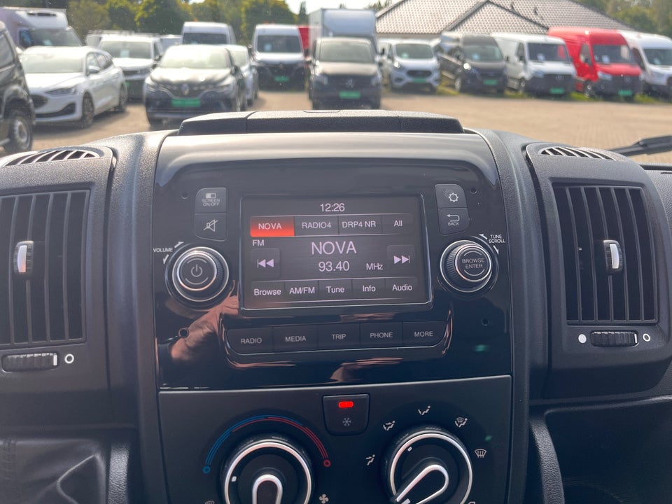 Peugeot Boxer 335 2,2 BlueHDi 165 L3H2 Premium