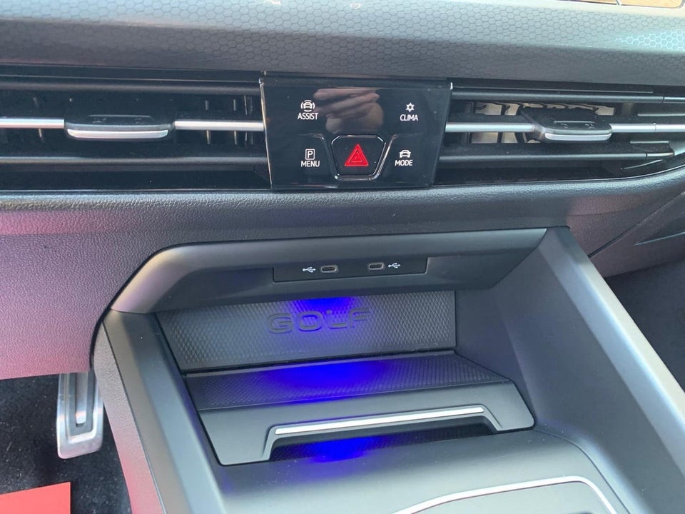 VW Golf VIII 1,4 GTE DSG 5d