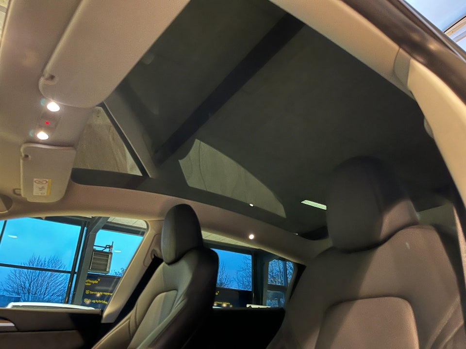 Tesla Model Y RWD 5d