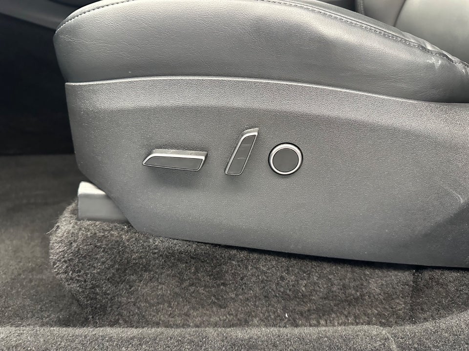 Tesla Model Y RWD 5d