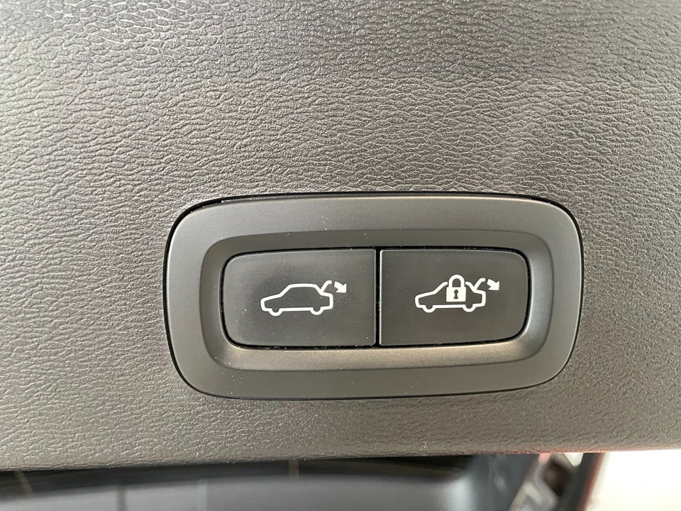 Volvo XC40 P6 ReCharge Ultimate 5d