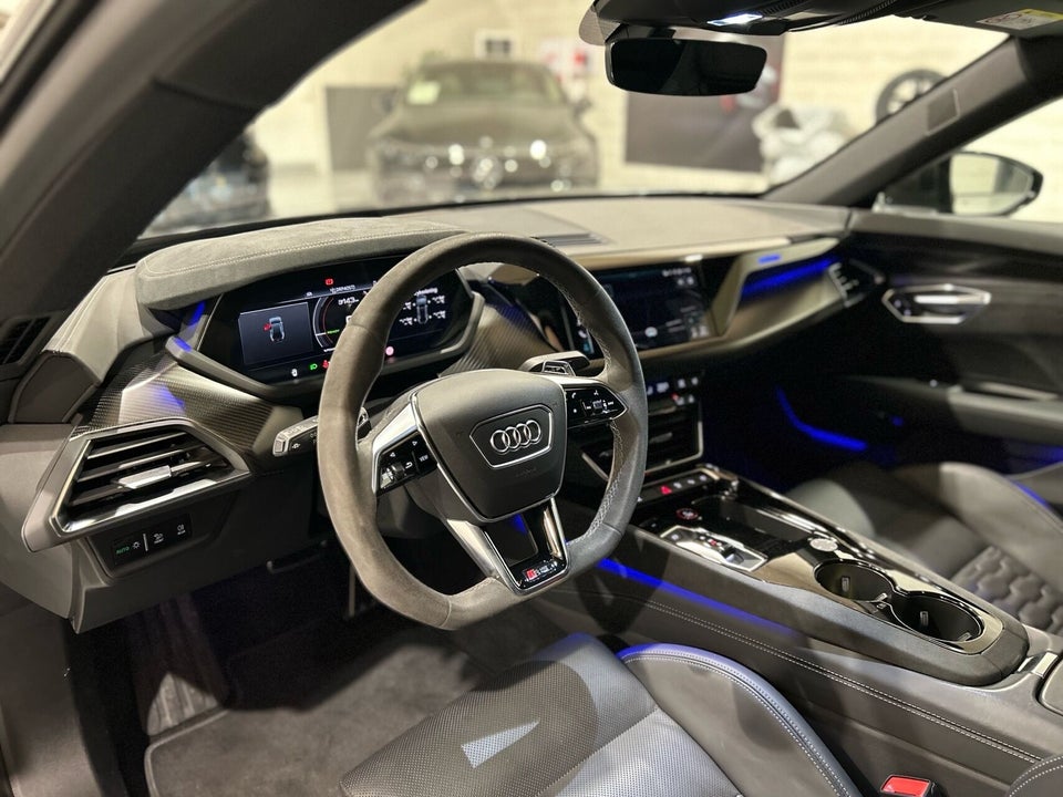 Audi RS e-tron GT quattro 4d