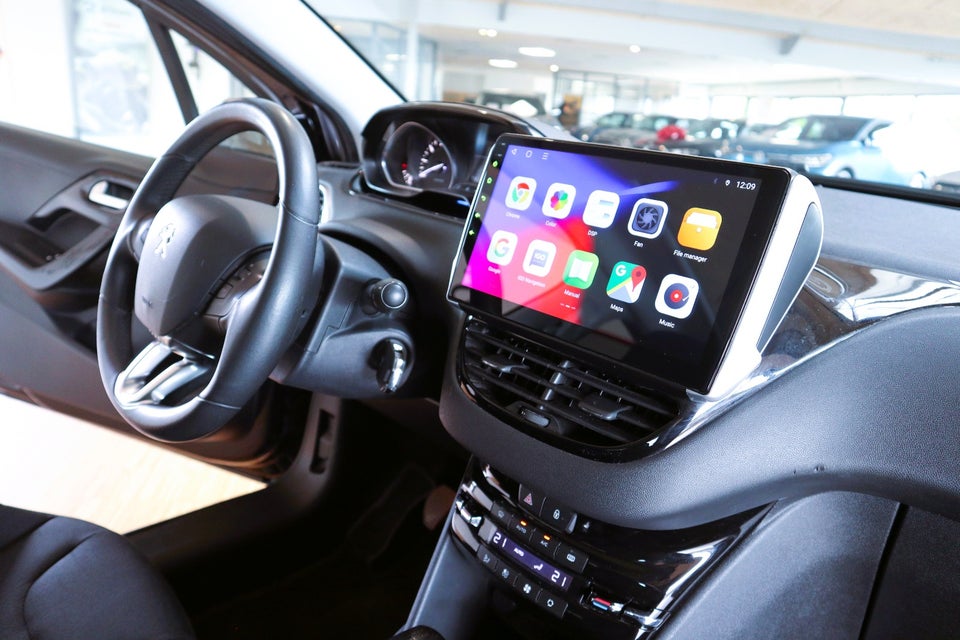 Peugeot 208 1,2 VTi Allure Sky 5d