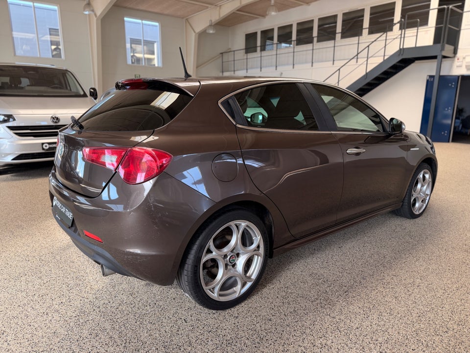 Alfa Romeo Giulietta 2,0 JTD 150 Distinctive 5d