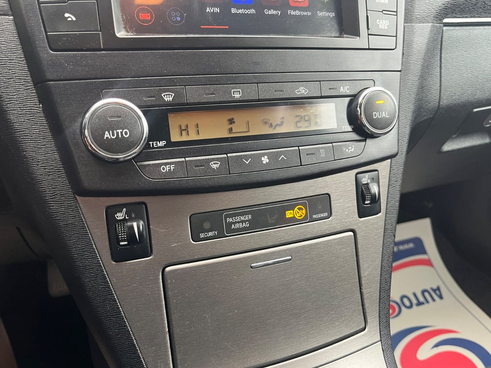 Toyota Avensis 2,2 D-CAT 150 T2 stc. aut. 5d