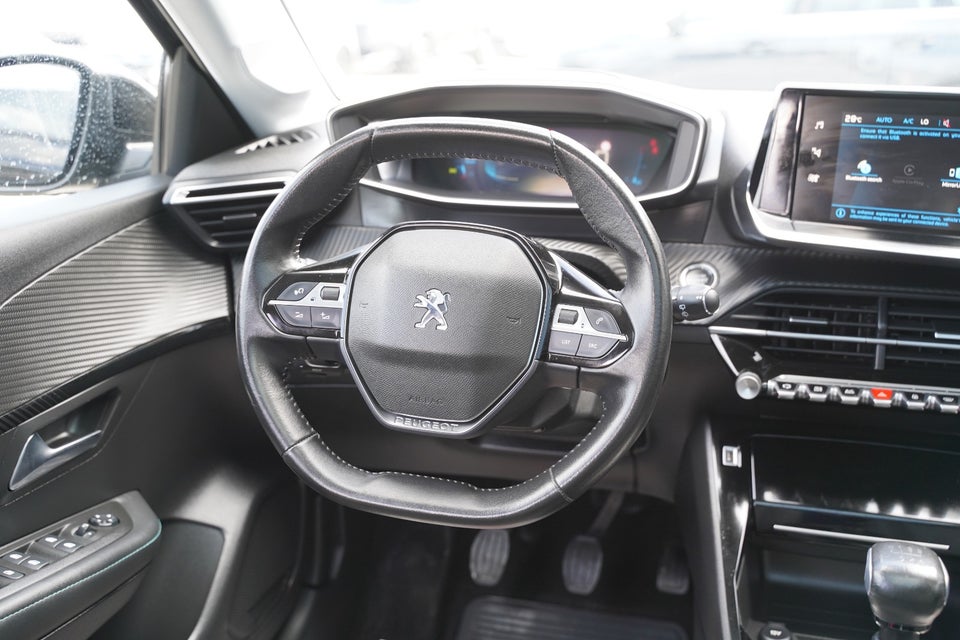Peugeot 208 1,2 PureTech 100 Allure Sky 5d