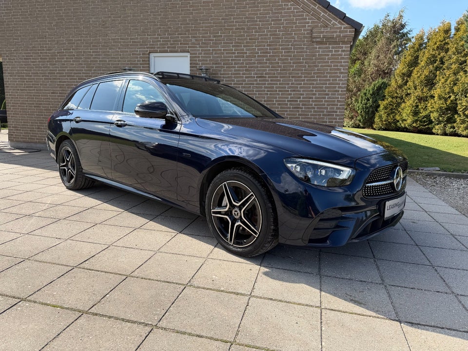 Mercedes E300 de 2,0 AMG Line stc. aut. 4Matic 5d