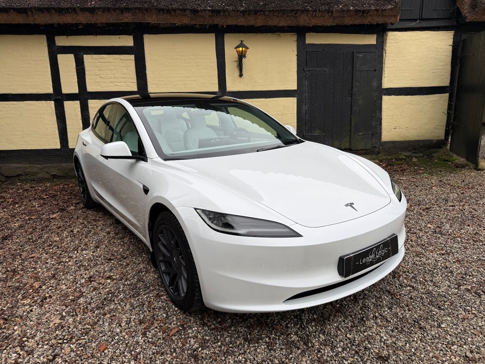 Tesla Model 3 RWD 4d