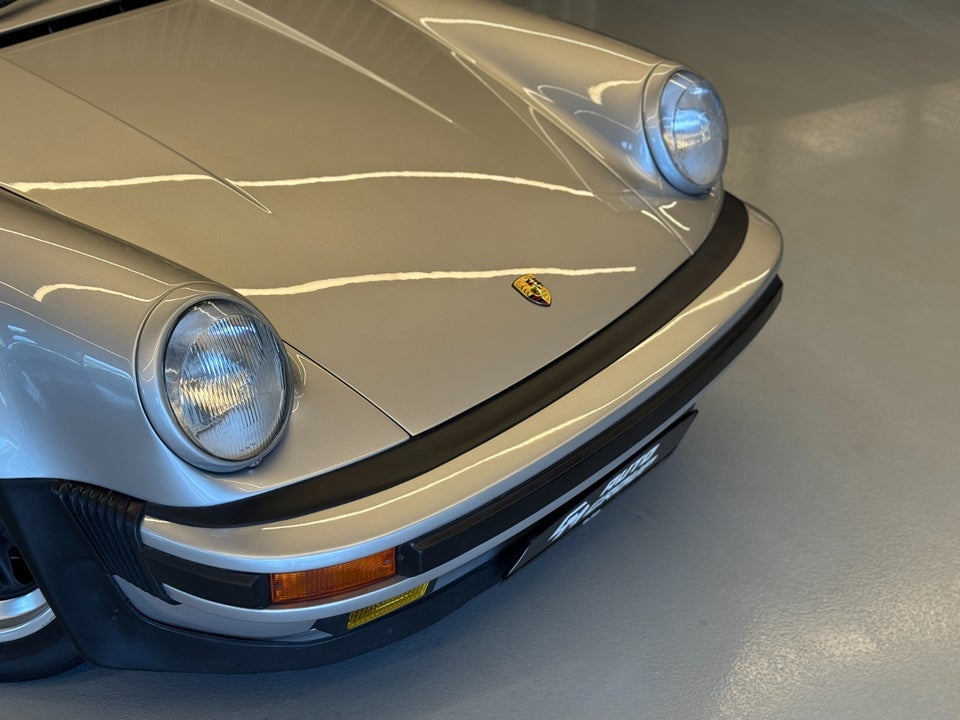 Porsche 911 3,2 Carrera Cabriolet 2d