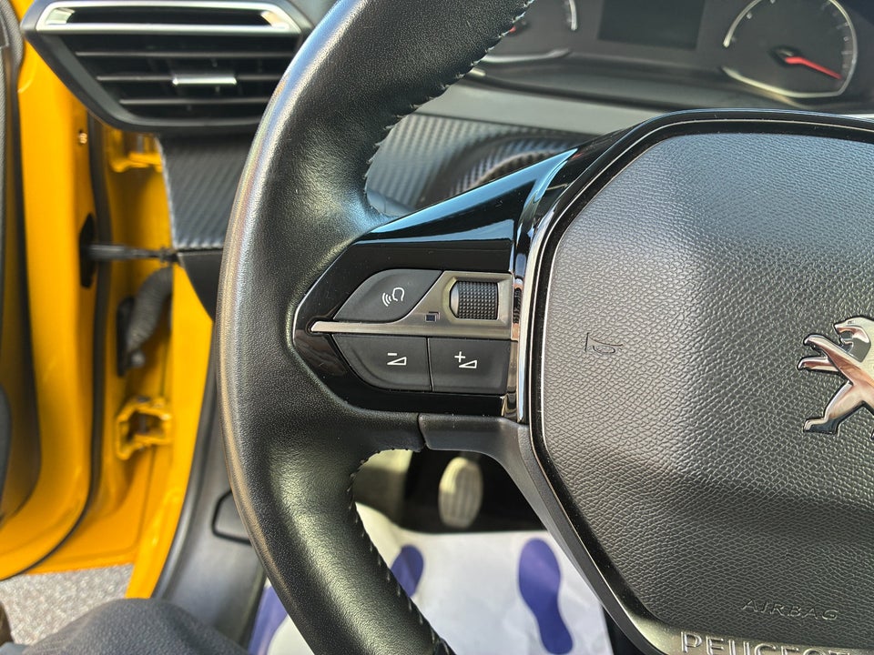 Peugeot 208 1,2 PureTech 100 Active 5d