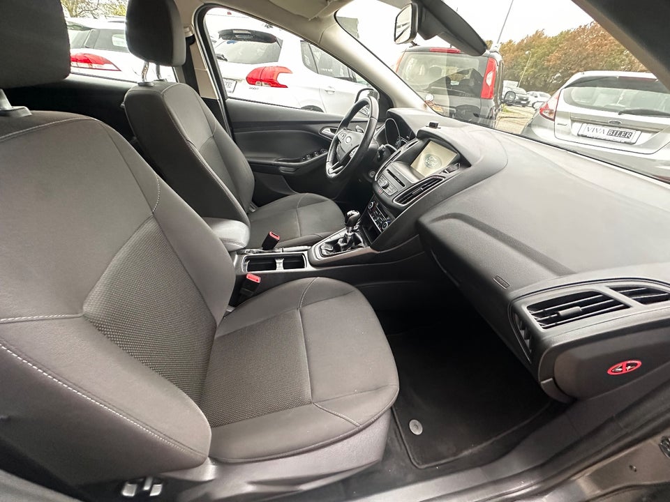 Ford Focus 1,0 SCTi 125 Business stc. 5d