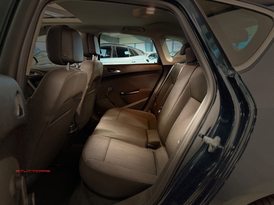 Opel Astra 1,4 T 140 Enjoy 5d