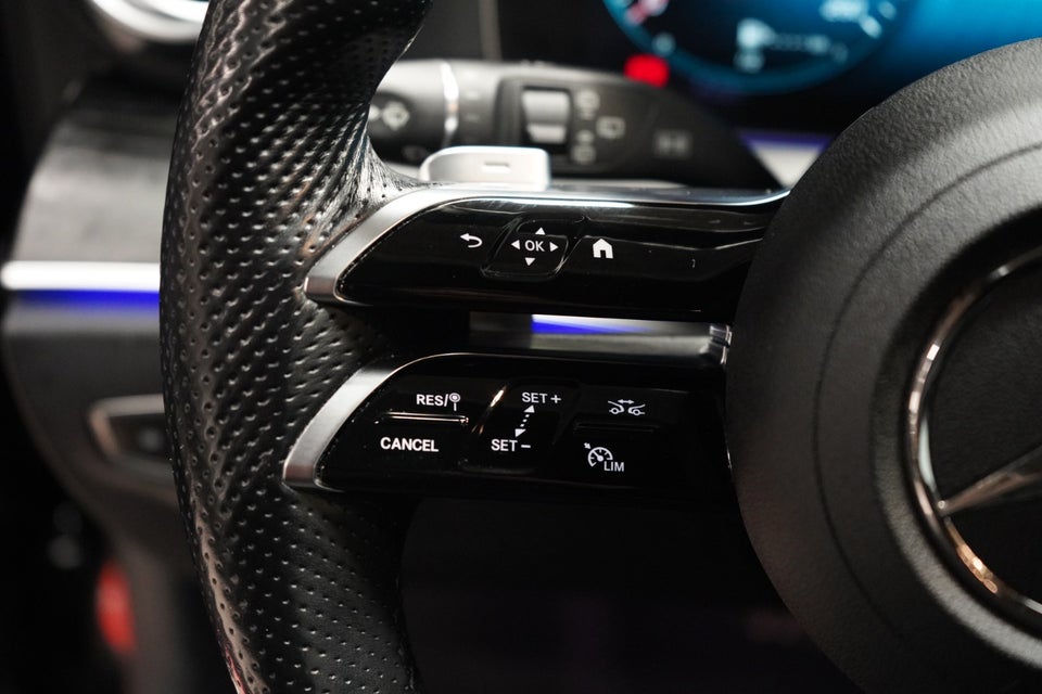 Mercedes E300 e 2,0 AMG Line stc. aut. 5d