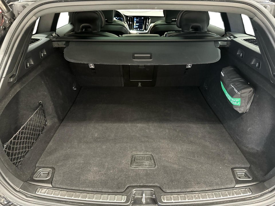 Volvo V60 2,0 T6 ReCharge R-Design aut. AWD 5d