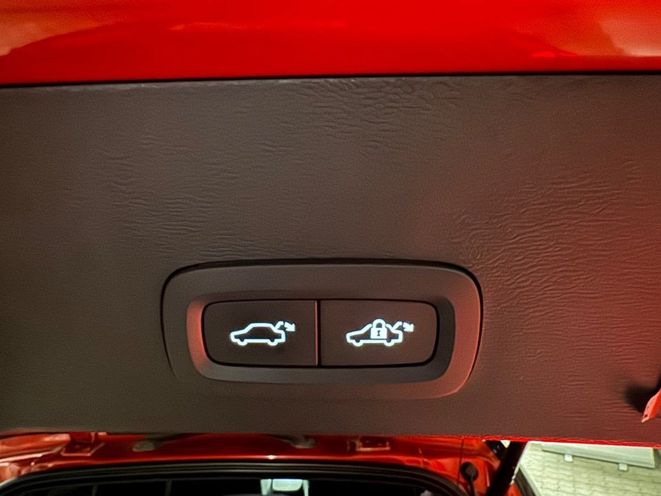 Volvo XC40 P8 ReCharge Twin Plus 5d