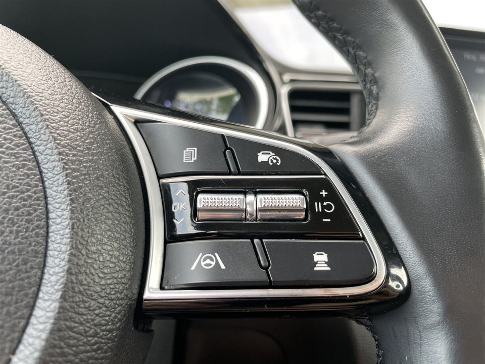 Kia Ceed 1,6 PHEV Prestige SW DCT 5d
