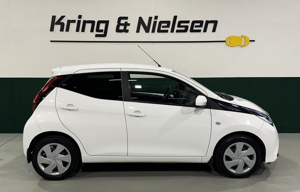 Toyota Aygo 1,0 VVT-i x-press 5d