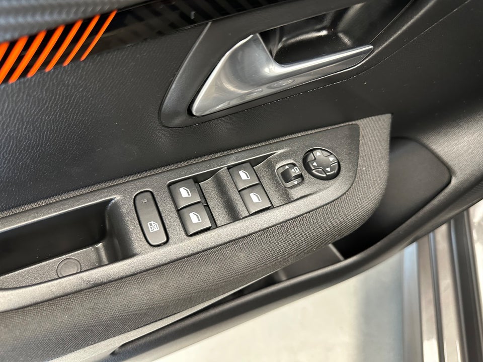 Peugeot 208 1,2 PureTech 75 Active 5d