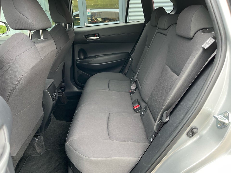 Toyota Corolla Cross 1,8 Hybrid Style Comfort CVT 5d